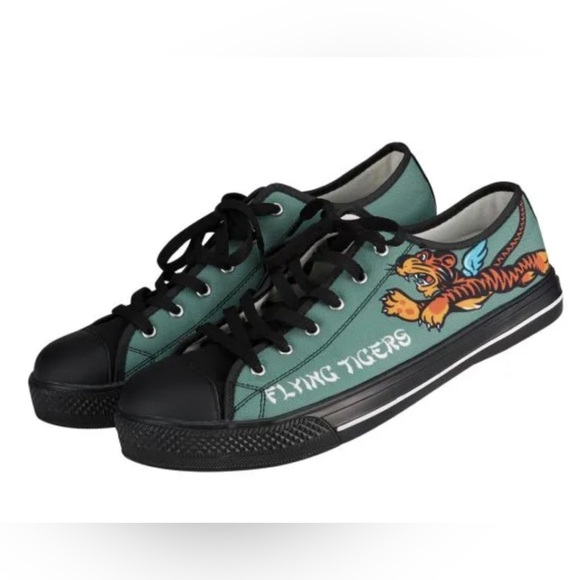 Wright Bros. Other - Sporty’s Wright Bros Flying Tiger size 6 boys canvas shoes